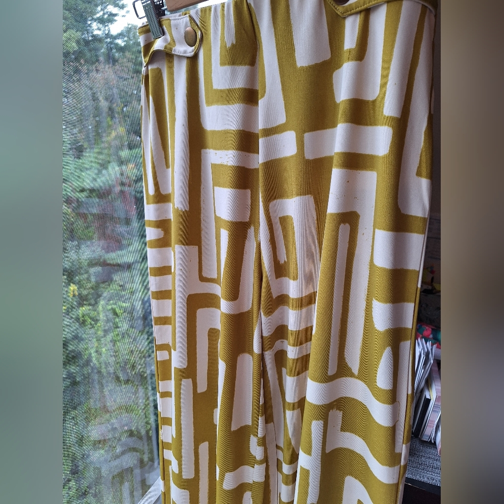 Sfera Collection Fluid Wide Leg Pants Mustard Geometric Print Medium